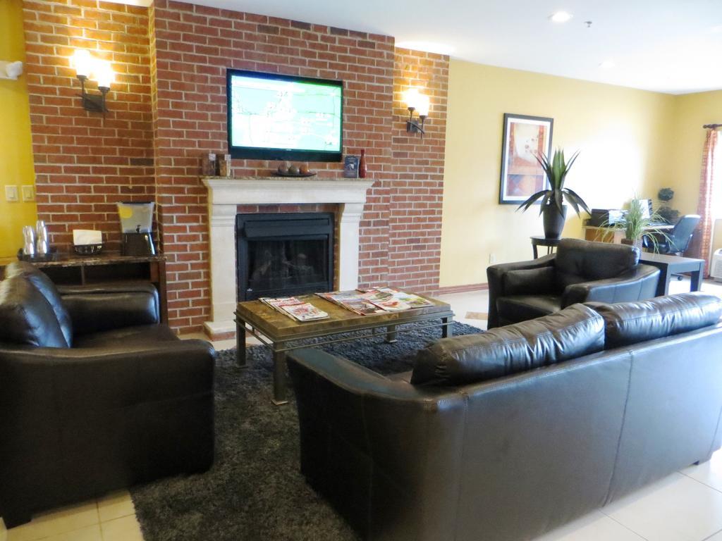Microtel By Wyndham Notre Dame 3*