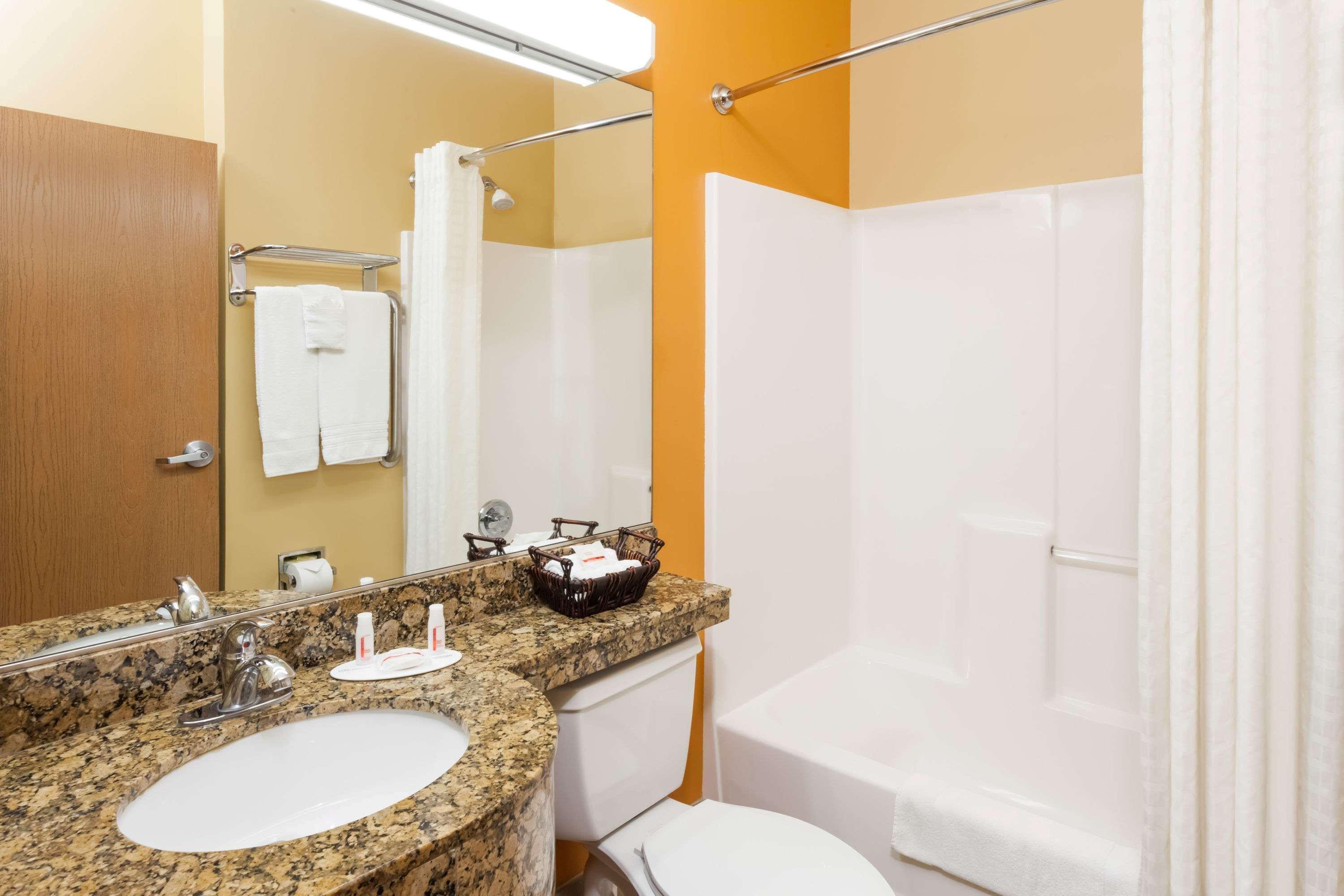 Microtel By Wyndham Notre Dame Hotel