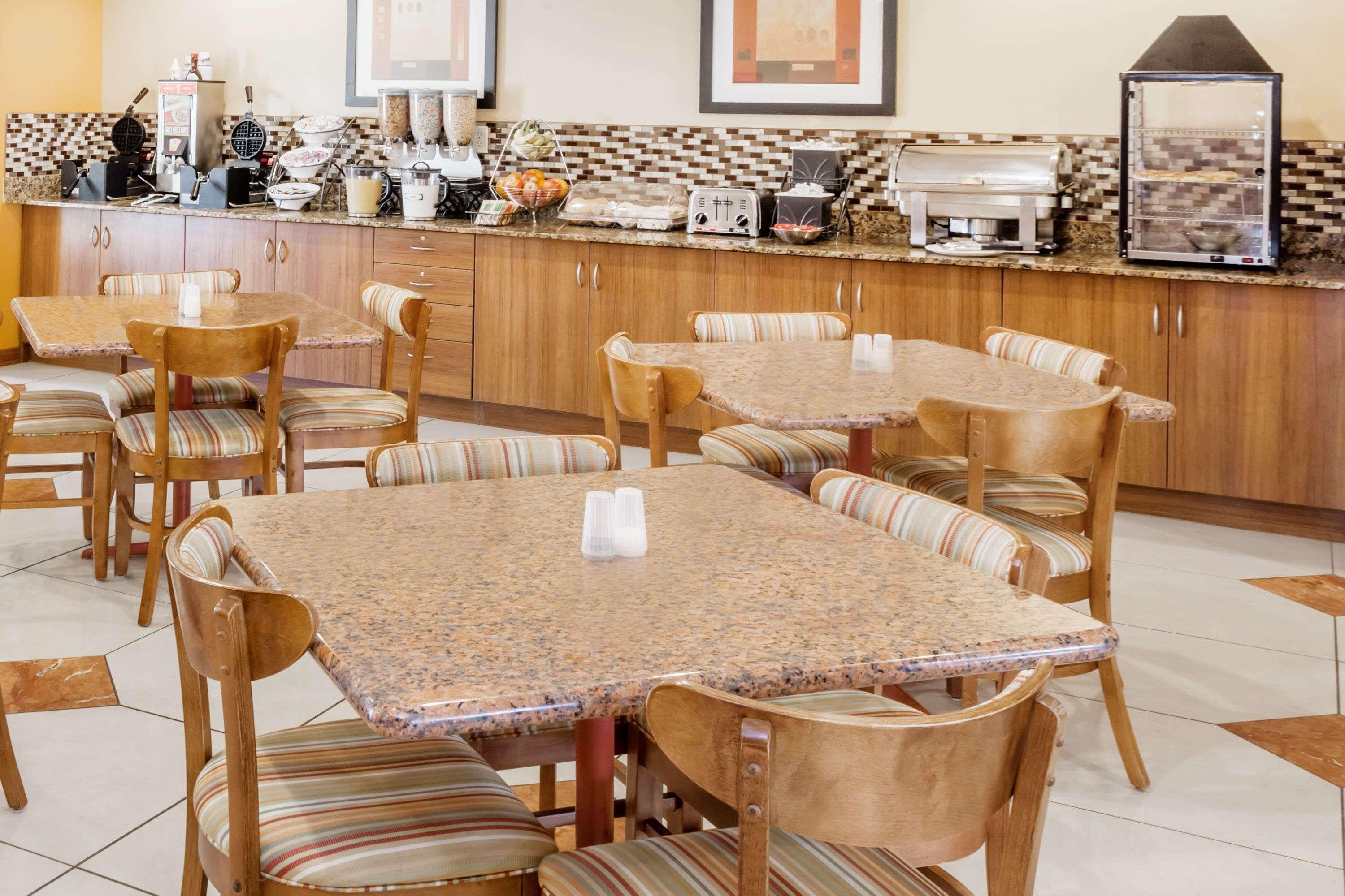 Hotel Microtel By Wyndham Notre Dame