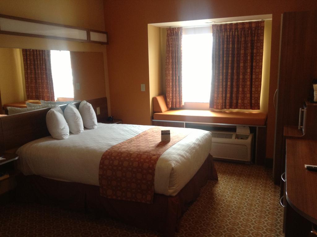 Microtel By Wyndham Notre Dame 3*