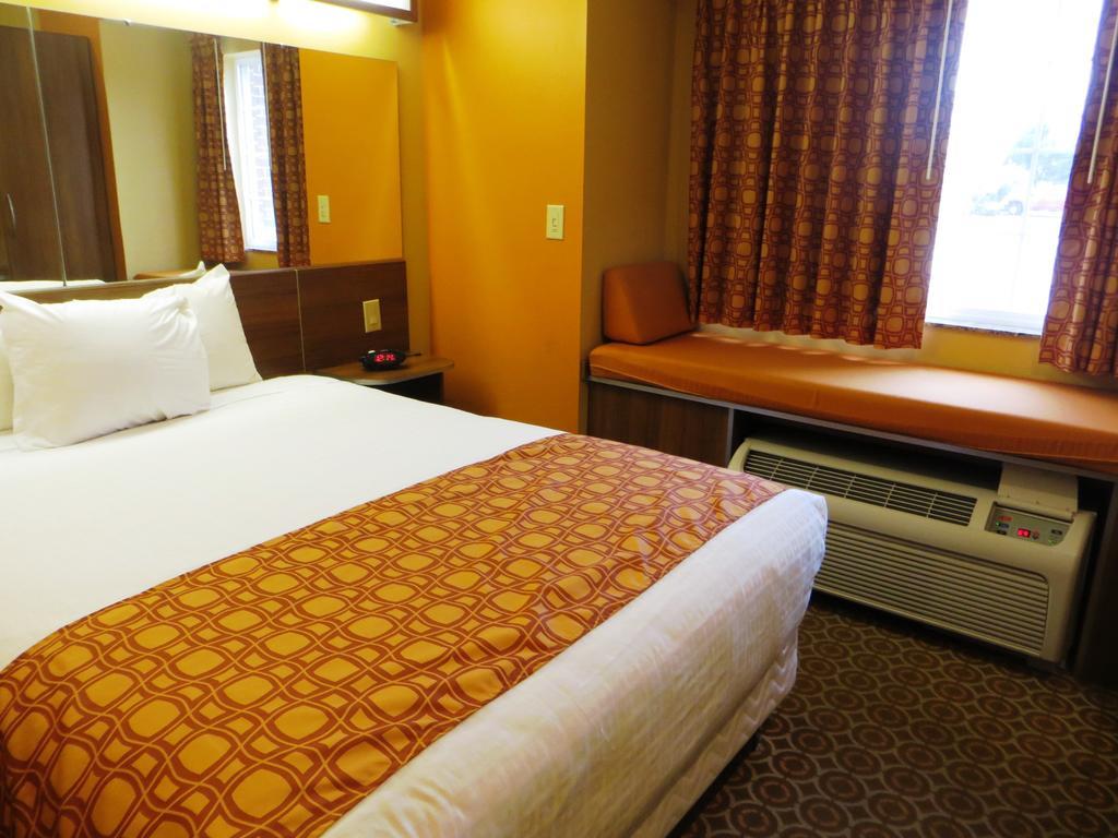 Microtel By Wyndham Notre Dame University 3*