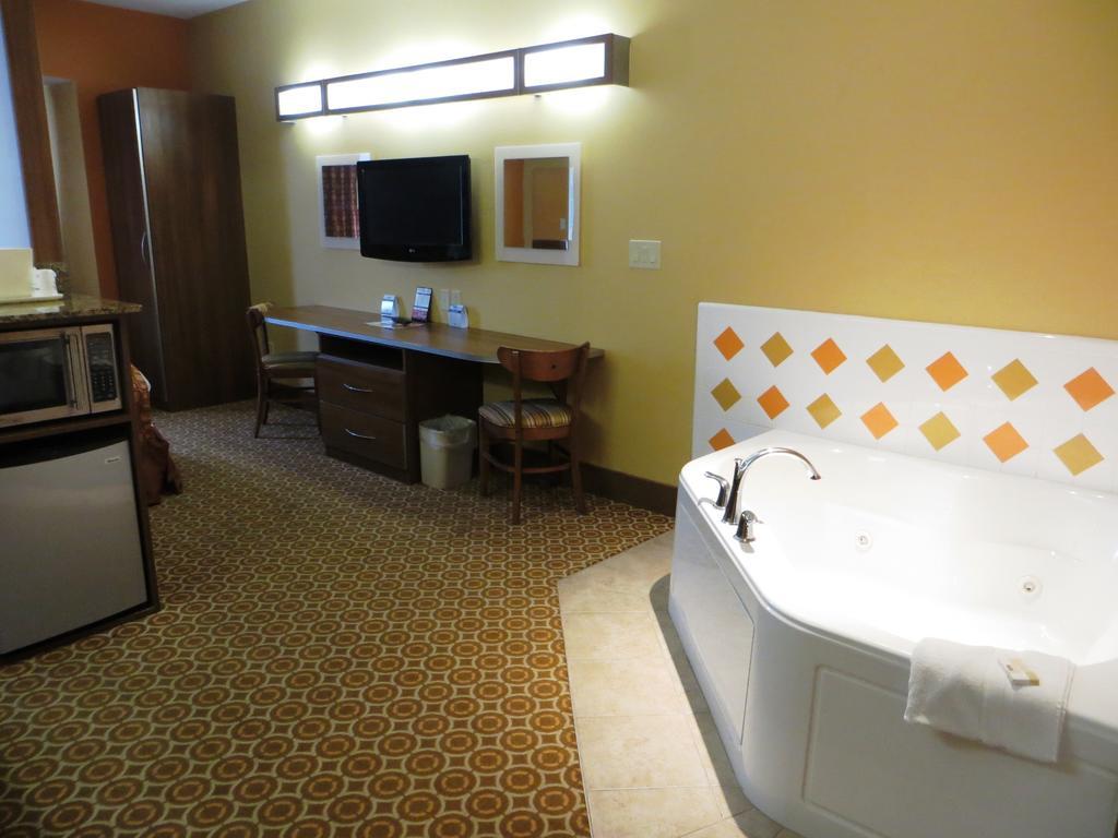 Microtel By Wyndham Notre Dame South Bend
